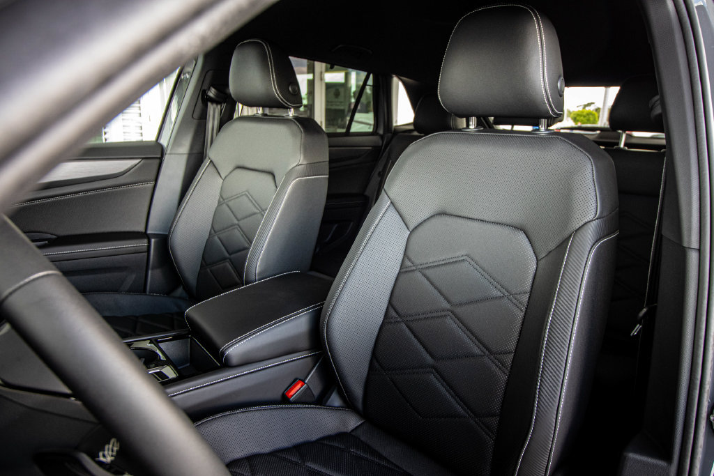 New 2026 Volkswagen Atlas Cross Sport SE FWD image 28