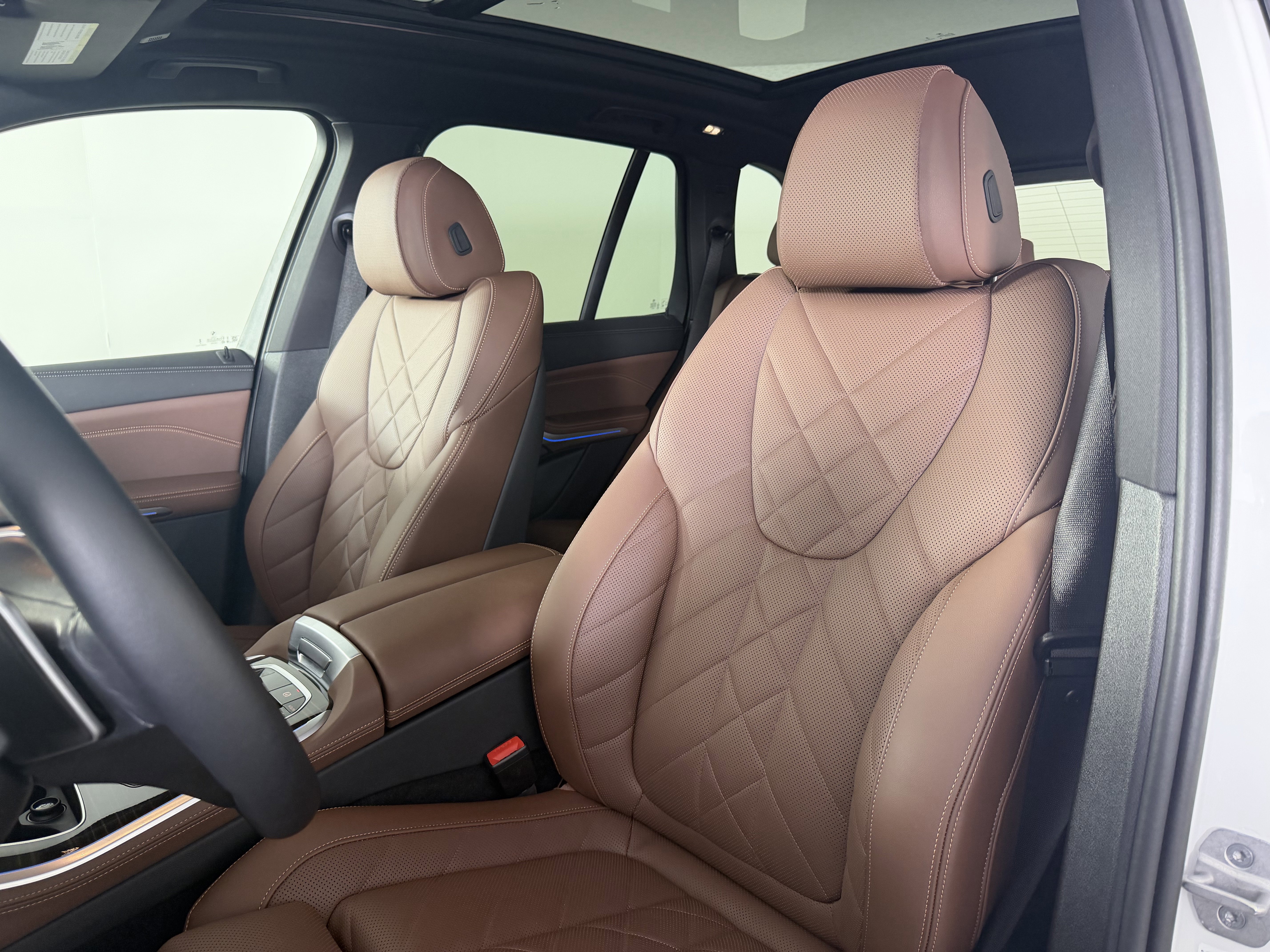 Certified 2025 BMW X5 xDrive50e w/ Premium Package AWD/4WD image 10