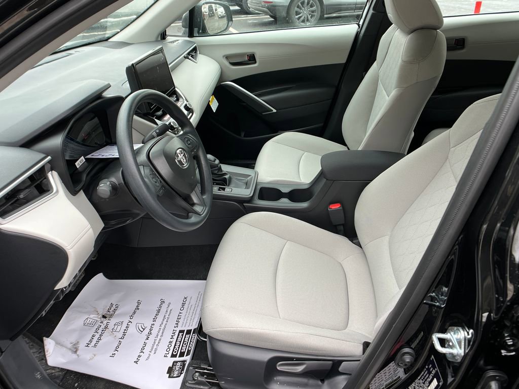 Used 2026 Toyota Corolla Cross L image 9