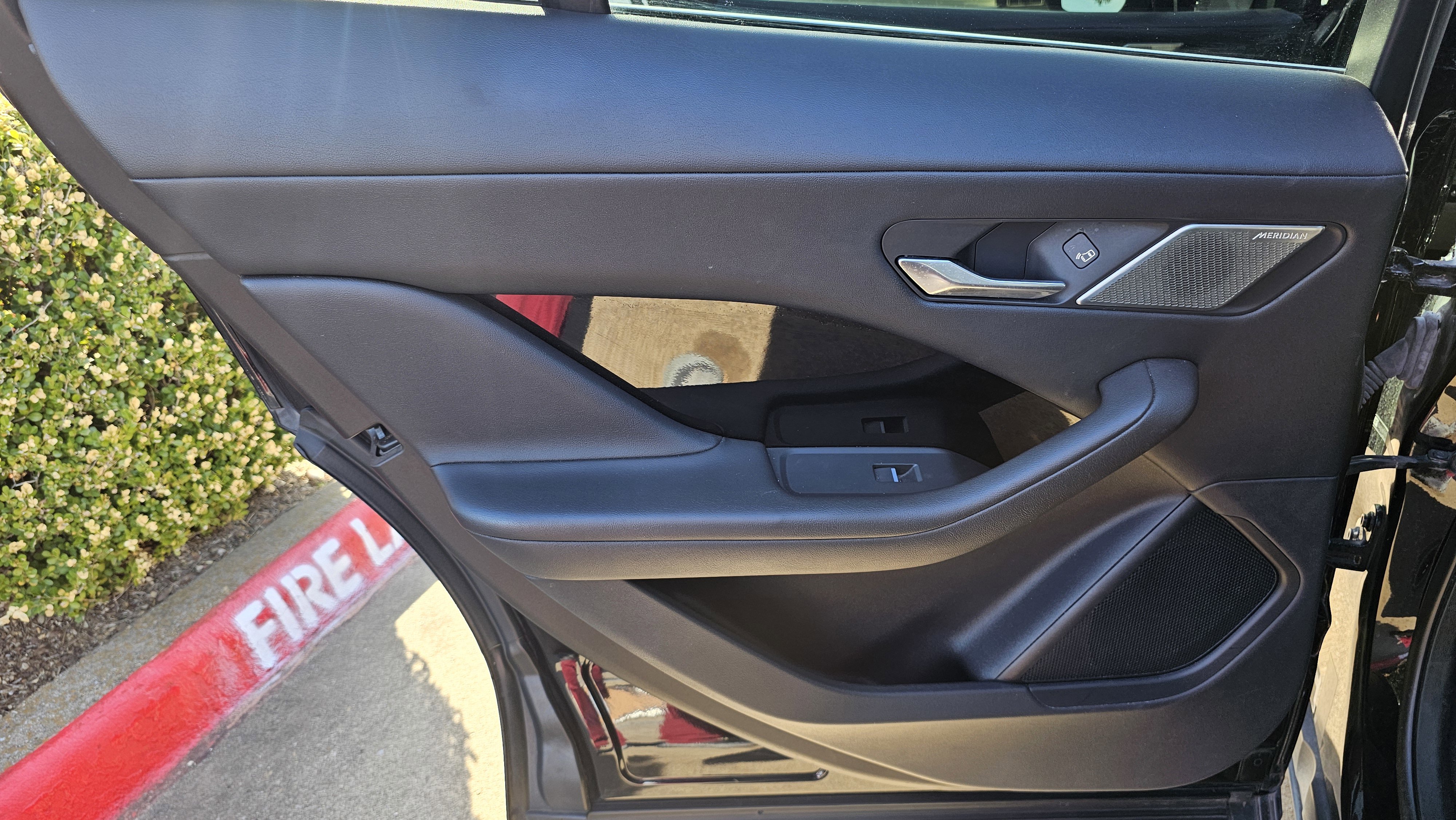 Used 2020 Jaguar I-PACE S image 23