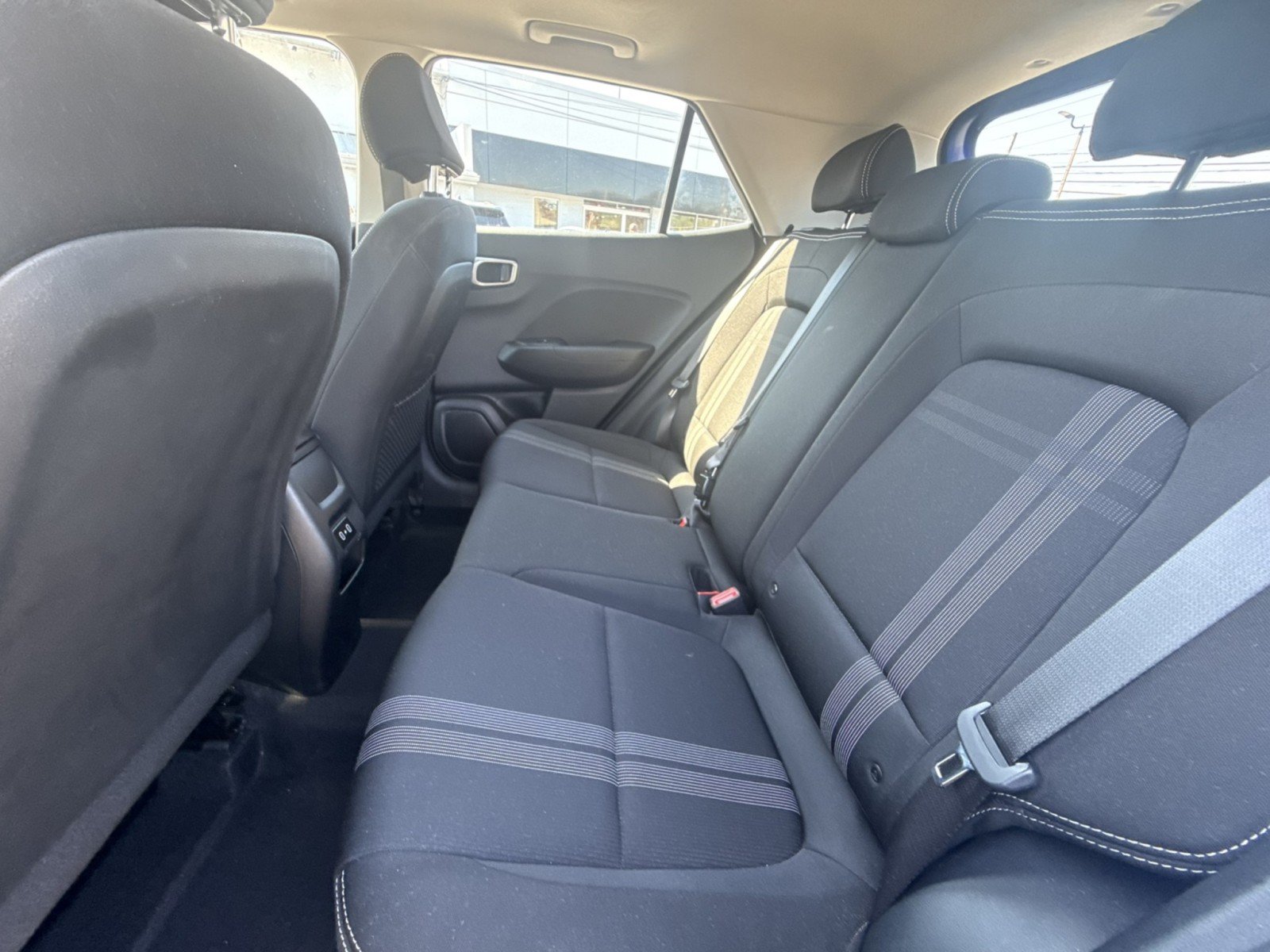 Used 2025 Hyundai Venue SEL FWD image 26