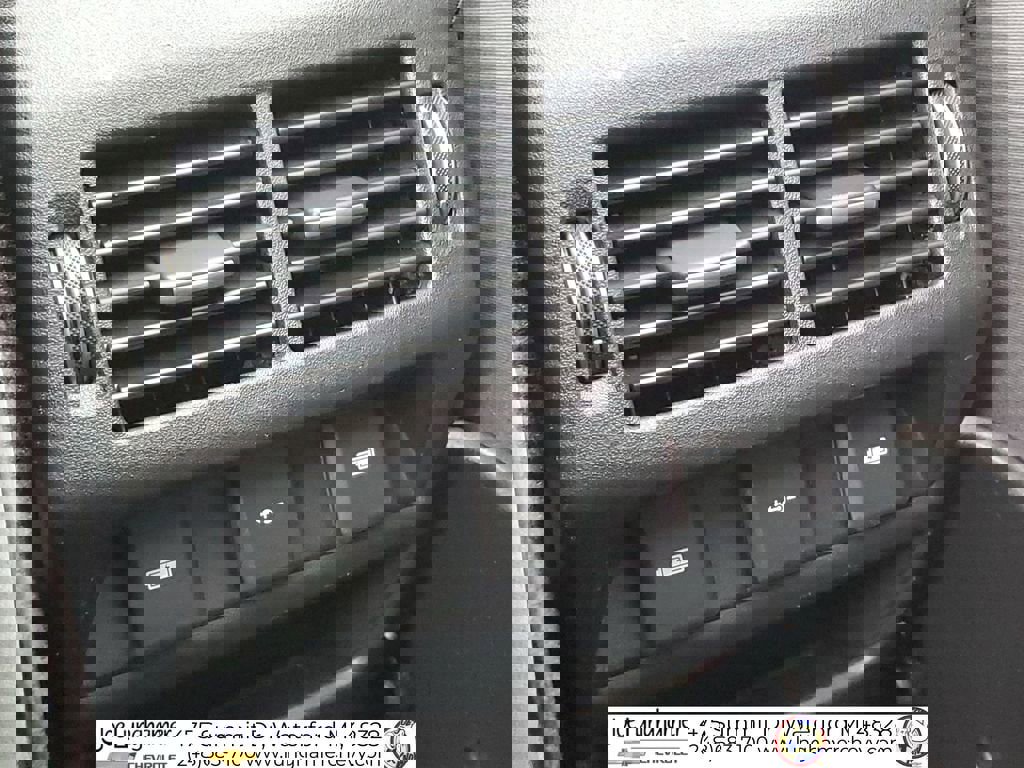 Used 2020 Land Rover Discovery Sport image 22