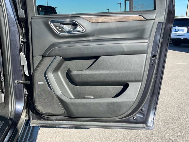 Used 2023 Chevrolet Suburban Premier image 25