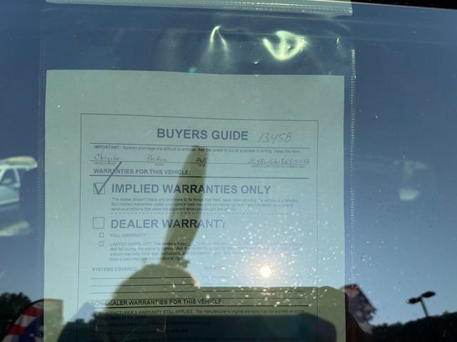 Used 2025 Chrysler Pacifica Limited FWD image 32