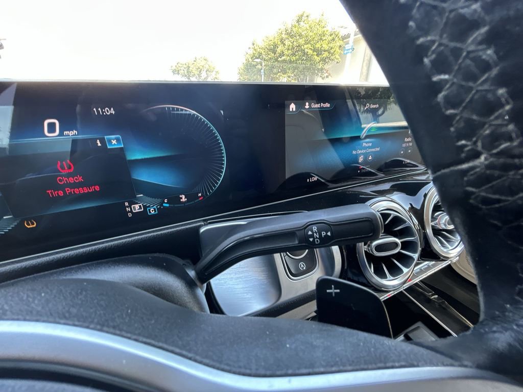 Used 2021 Mercedes-Benz GLB 250 w/ Premium Package image 19