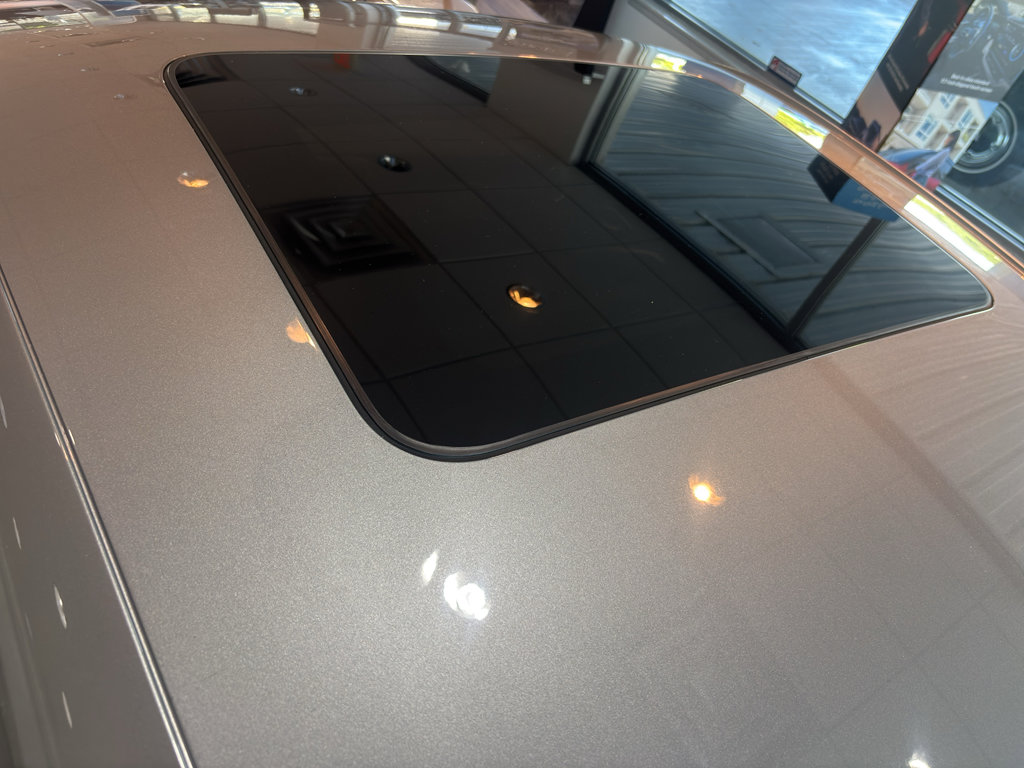 Used 2023 Chevrolet Camaro ZL1 RWD image 6