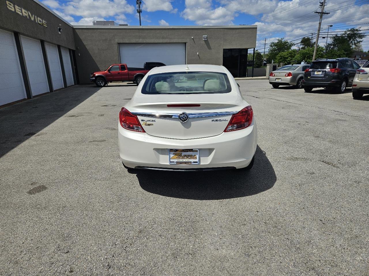 Used 2012 Buick Regal Leather FWD image 3