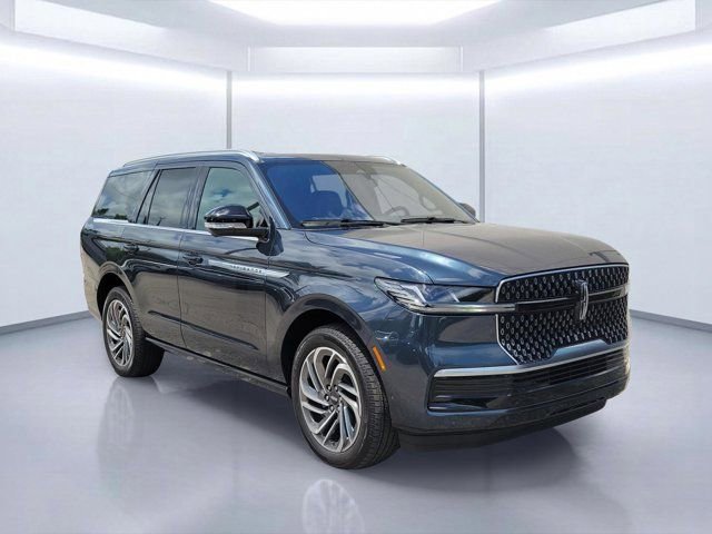 Used 2025 Lincoln Navigator Reserve AWD/4WD image 1