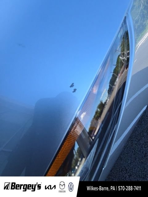 Used 2022 Hyundai Elantra Limited FWD image 5