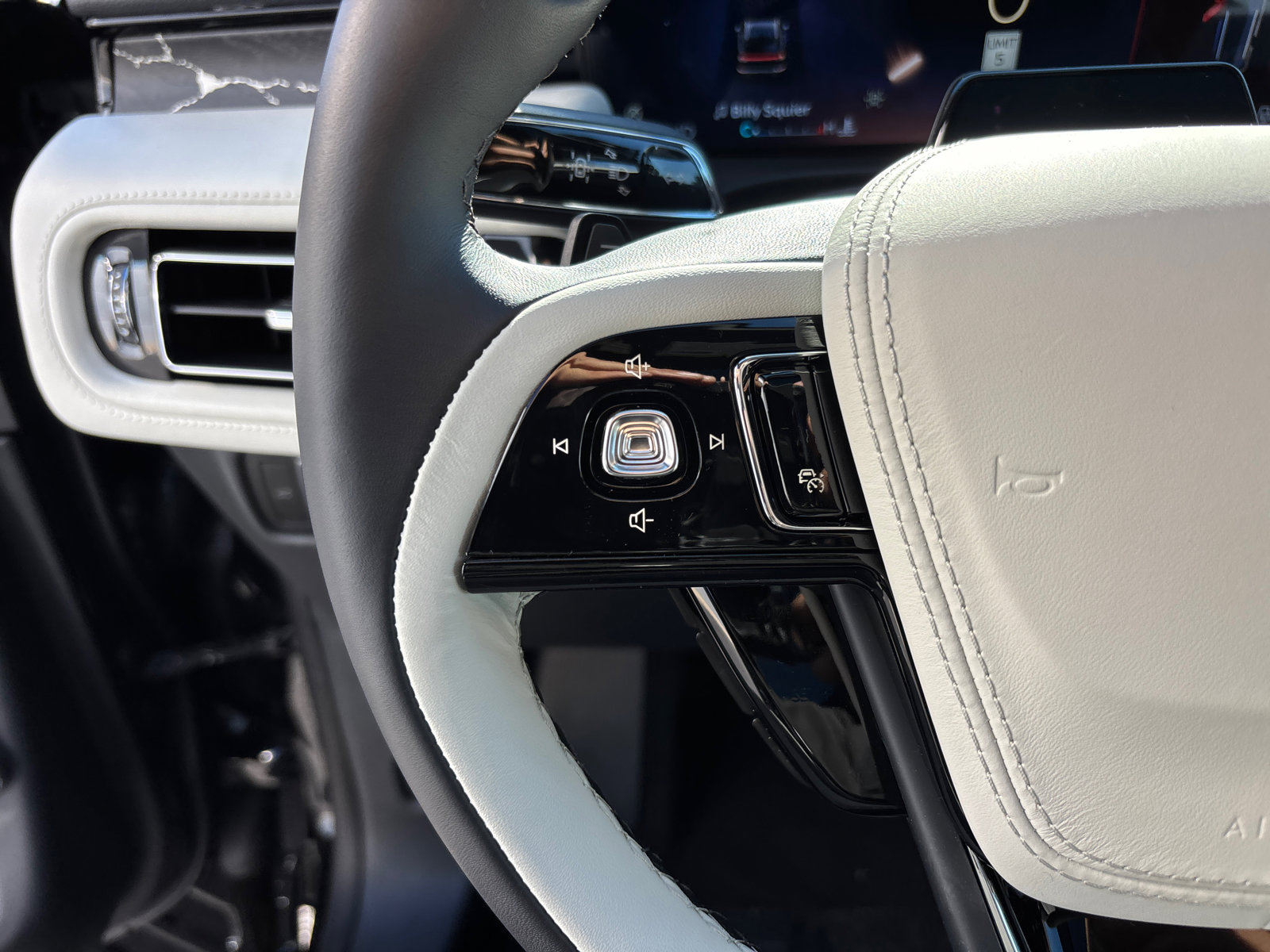 New 2026 Lincoln Aviator Black Label w/ Dynamic Handling Package image 19