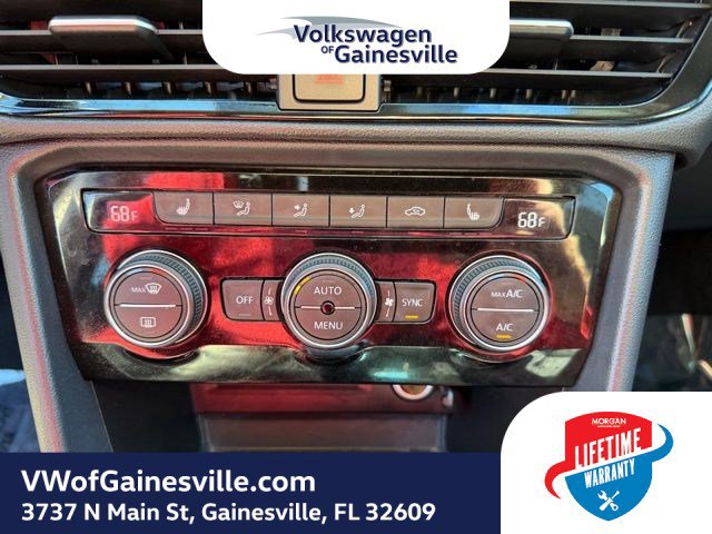 Certified 2024 Volkswagen Taos SE image 25