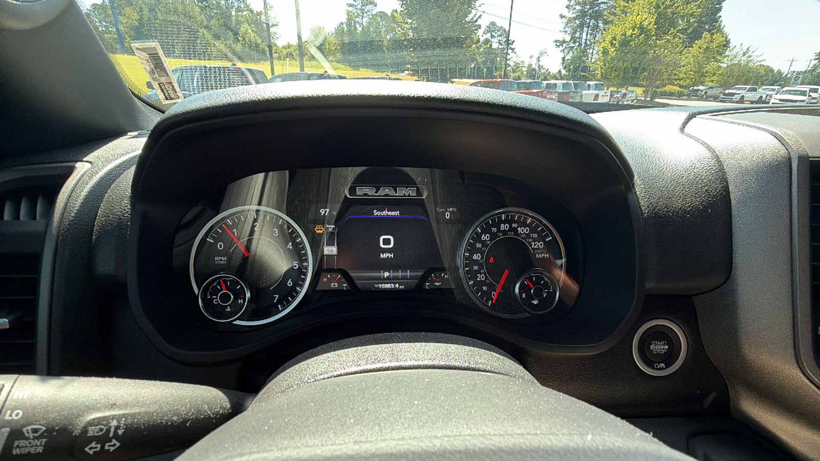 Used 2025 RAM 1500 Warlock AWD/4WD image 29