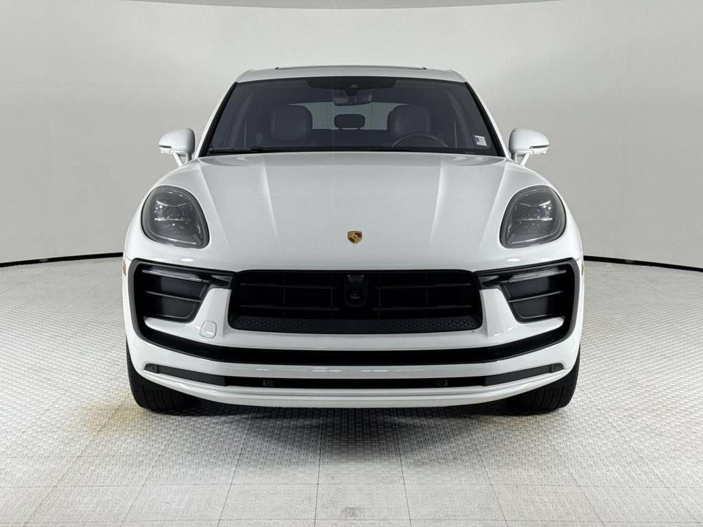 Certified 2024 Porsche Macan AWD/4WD image 10