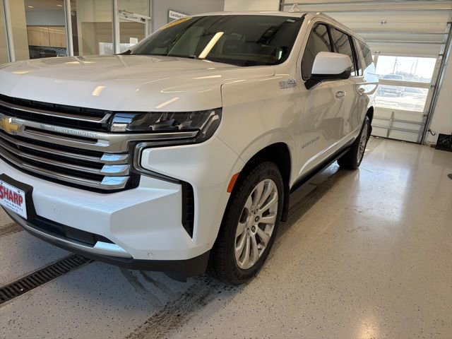 Used 2024 Chevrolet Suburban High Country w/ Advanced Technology Package image 7