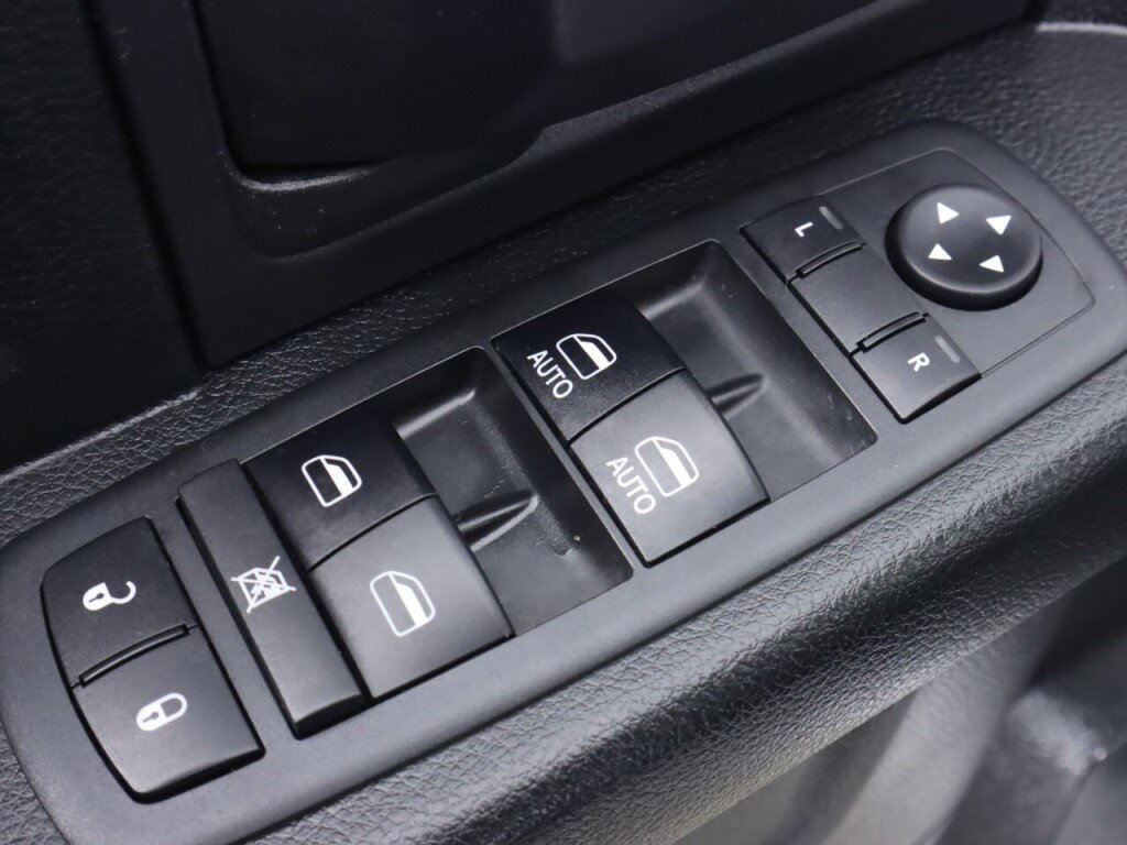 Used 2018 RAM 1500 Express w/ Express Value Package AWD/4WD image 27