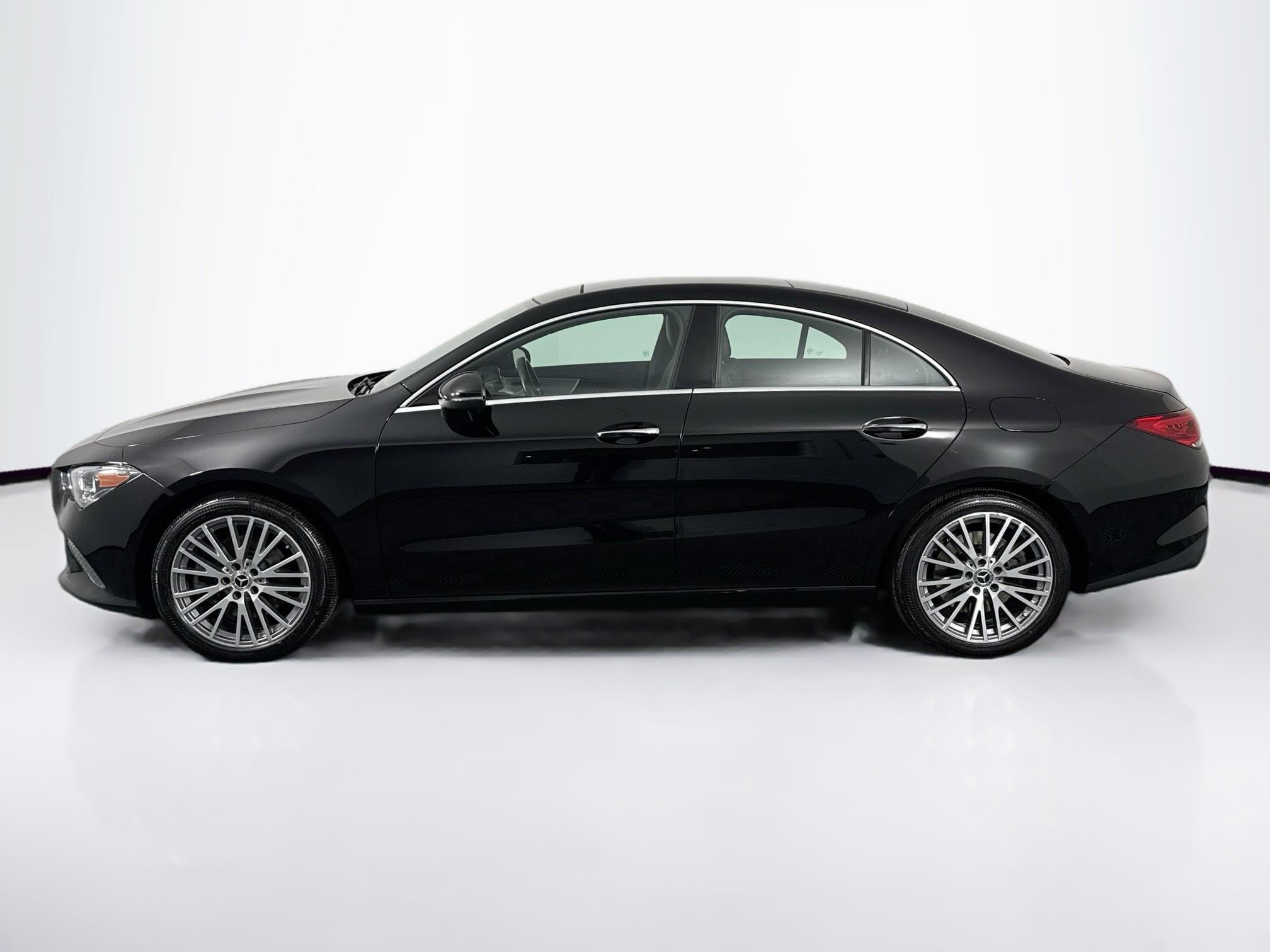 Used 2021 Mercedes-Benz CLA 250 4MATIC image 7