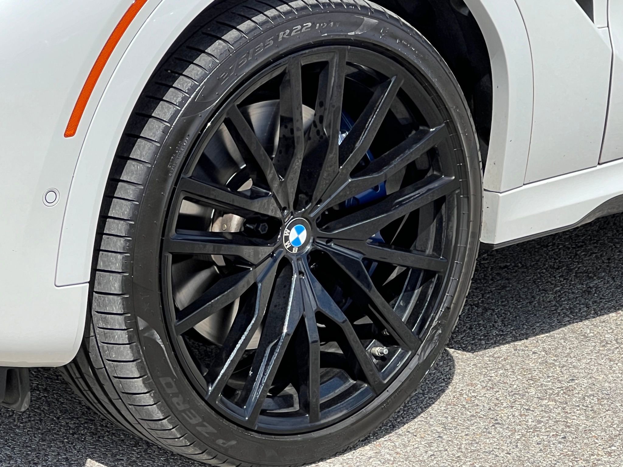 Used 2020 BMW X6 M50i w/ Executive Package image 16