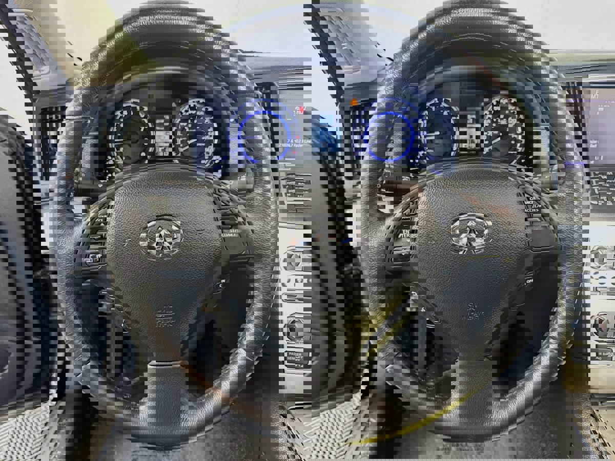 Used 2014 INFINITI Q60 Convertible w/ Premium Package image 12