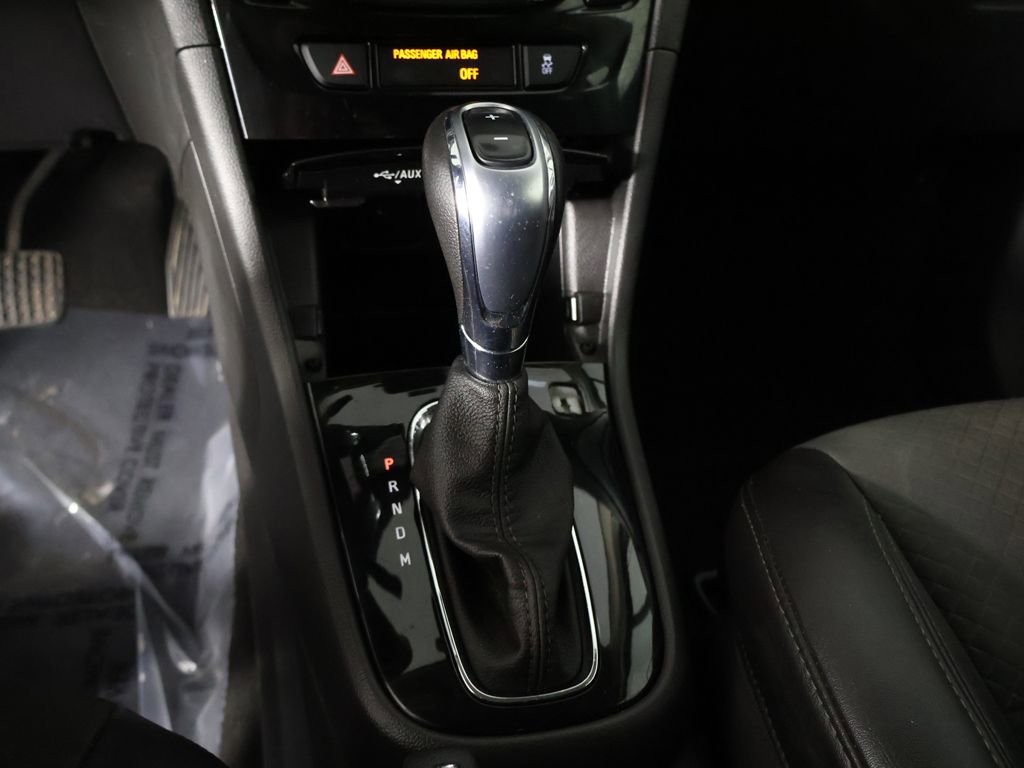 Used 2022 Buick Encore Preferred w/ Safety Package FWD image 39