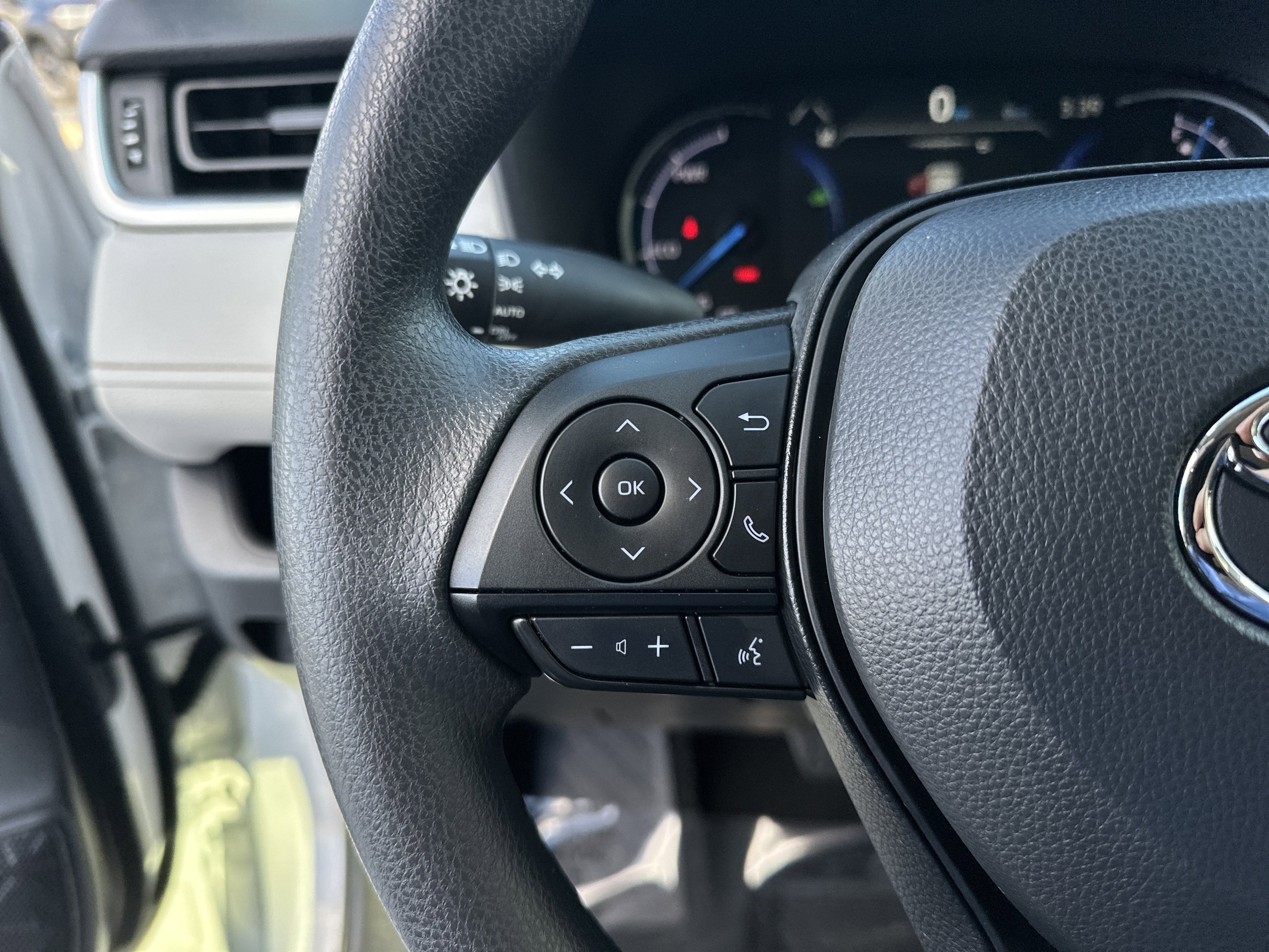 Certified 2025 Toyota RAV4 XLE image 19