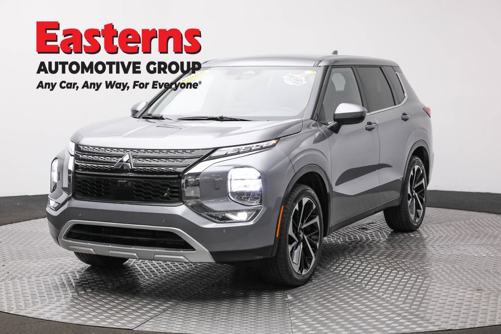 Used 2024 Mitsubishi Outlander SE