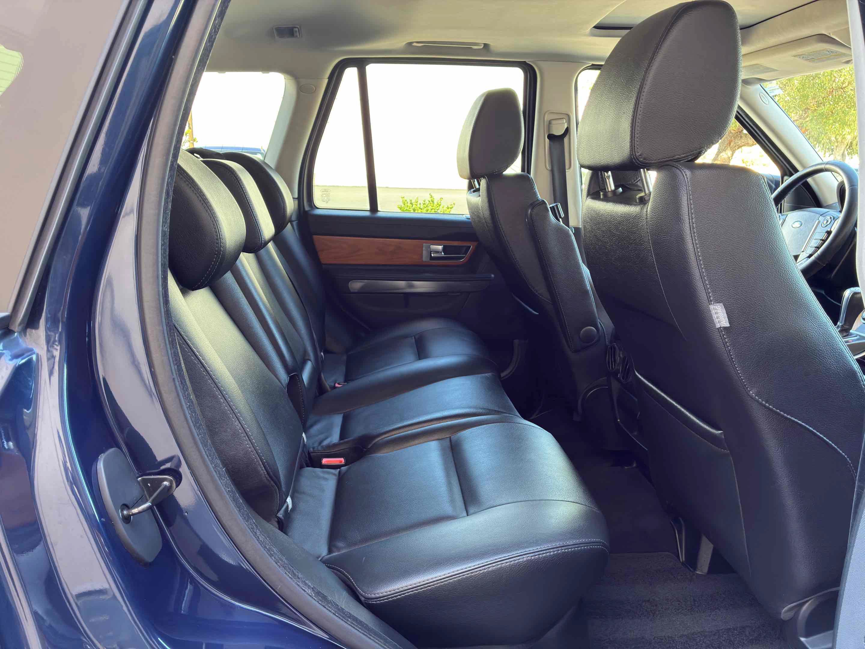 Used 2011 Land Rover Range Rover Sport HSE AWD/4WD image 48