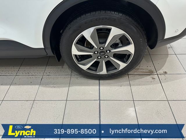 Used 2023 Ford Escape Platinum w/ Premium Technology Package image 32