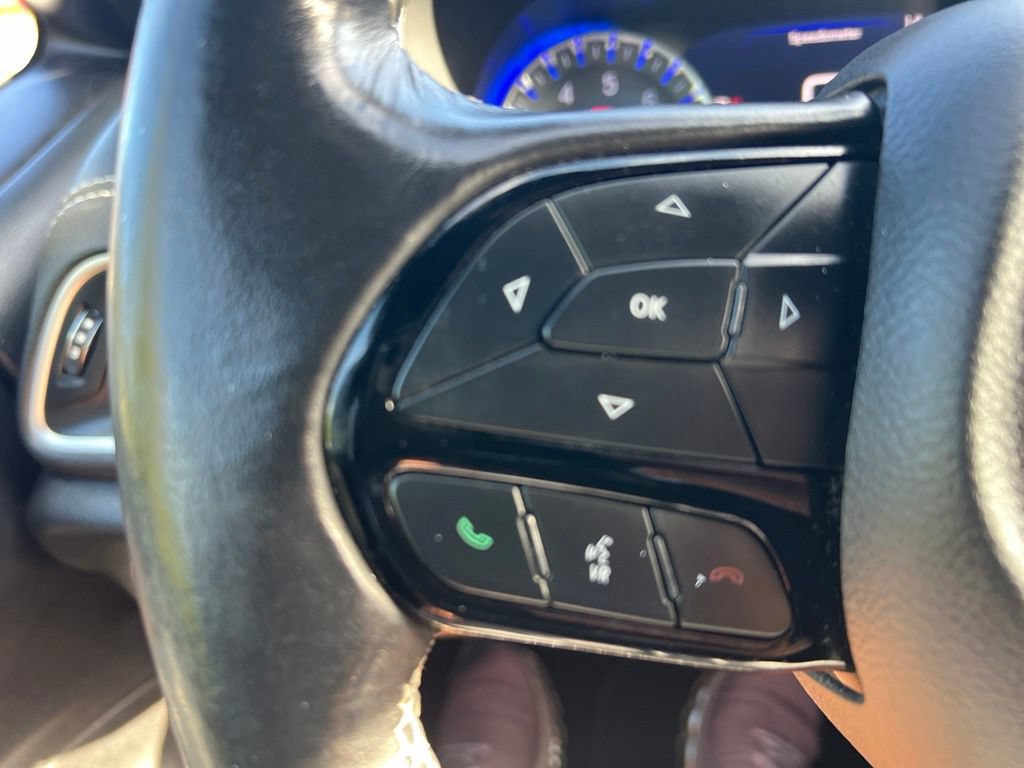 Used 2021 Chrysler Pacifica Touring w/ S Appearance Package FWD image 34
