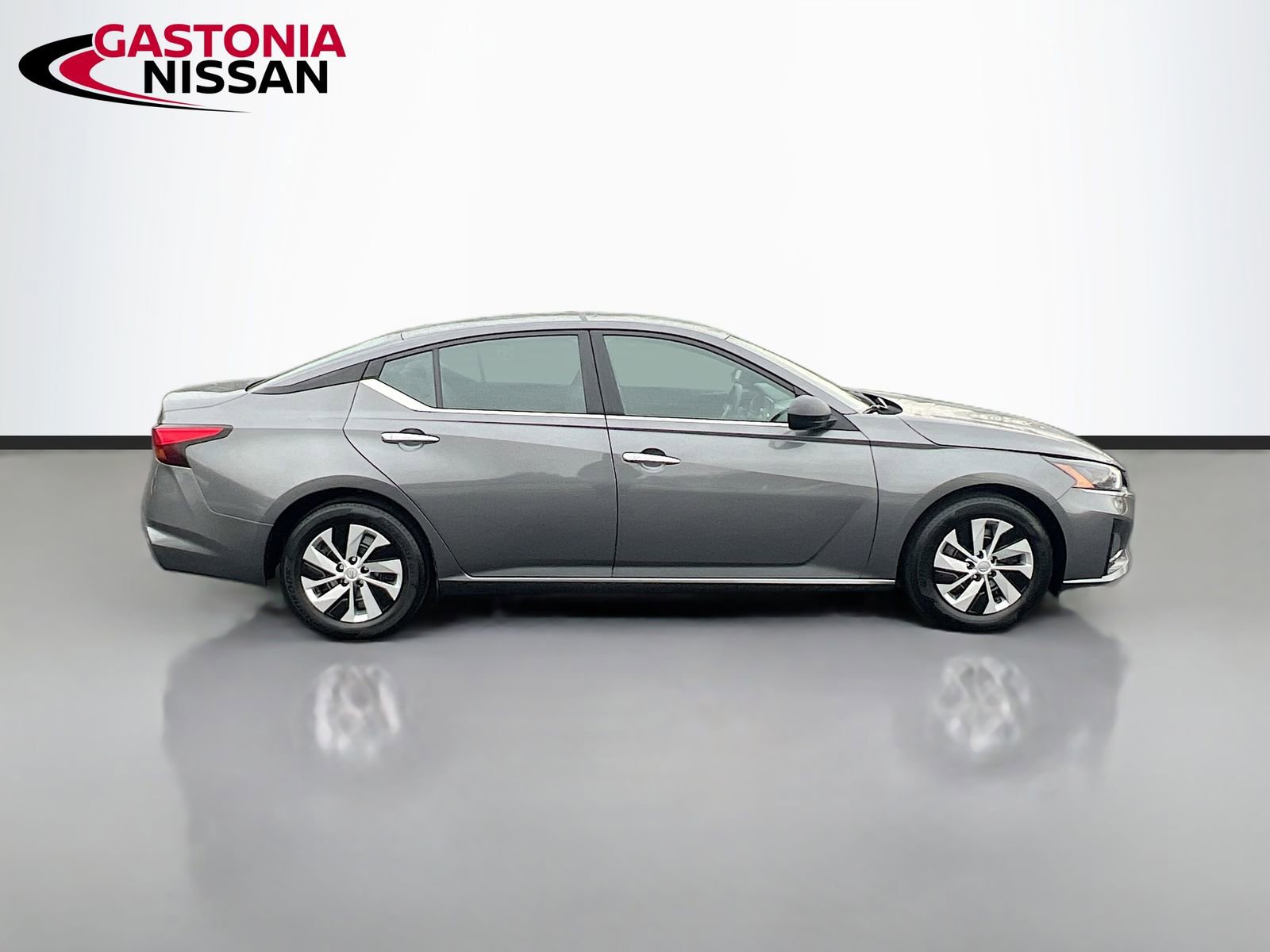 Used 2024 Nissan Altima 2.5 S image 10