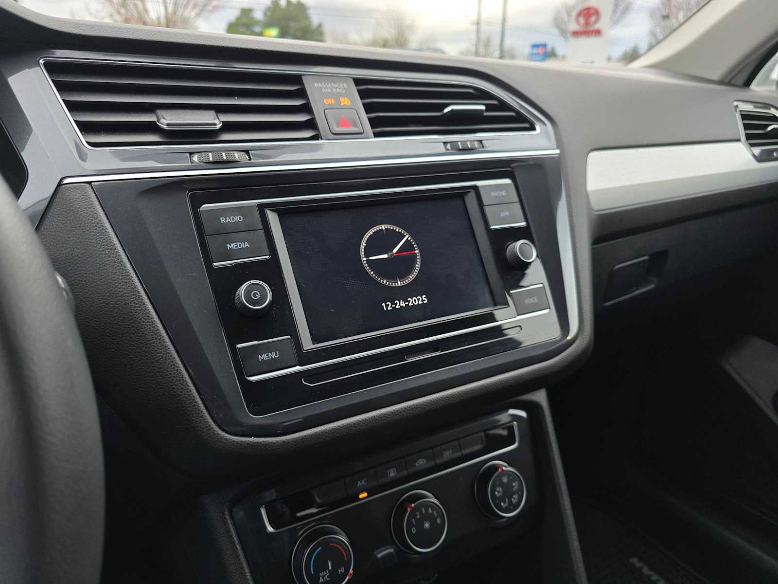 Used 2021 Volkswagen Tiguan S image 26