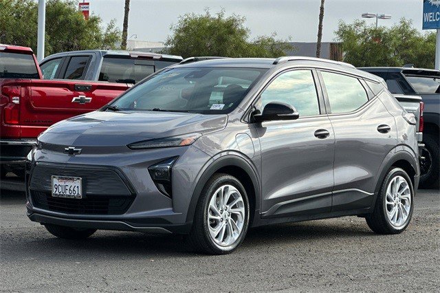 Certified 2022 Chevrolet Bolt EUV LT w/ Comfort Package image 6