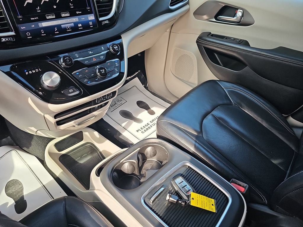 Used 2022 Chrysler Pacifica Touring-L FWD image 24