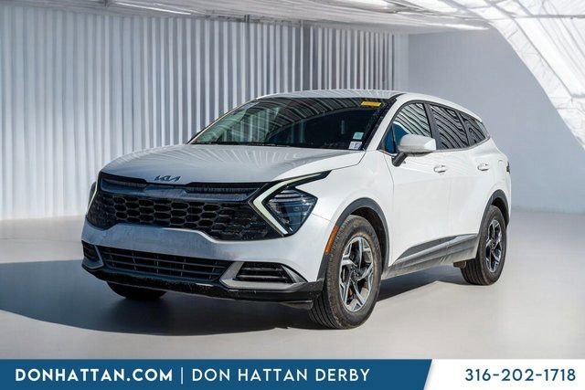 Used 2024 Kia Sportage LX image 1