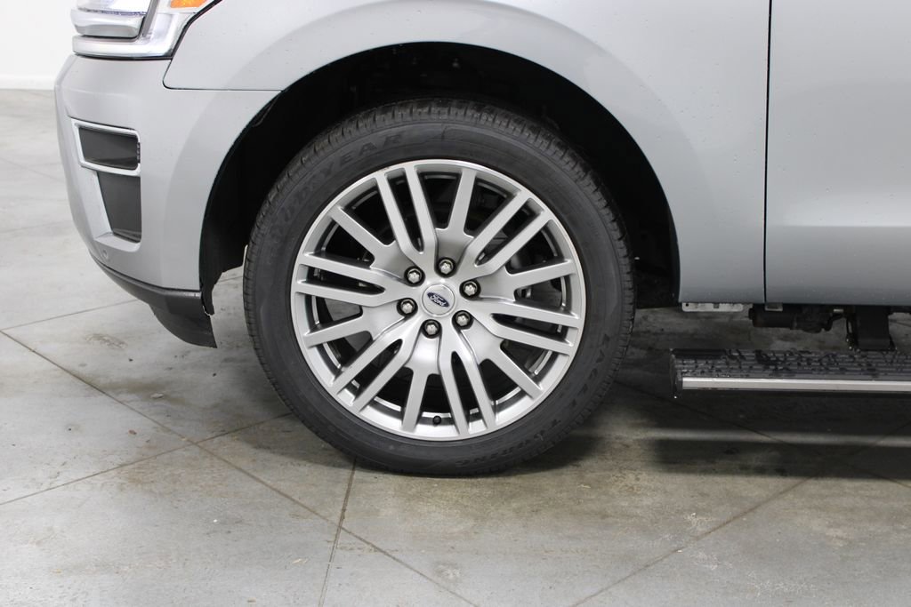 Used 2024 Ford Expedition Limited image 21