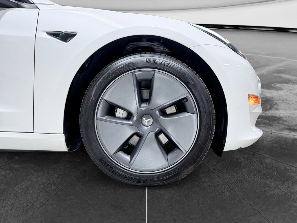 Used 2022 Tesla Model 3 Long Range AWD/4WD image 33