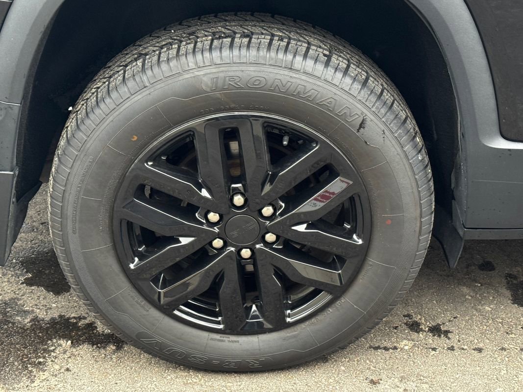 Used 2017 GMC Acadia SLE w/ Driver Alert Package I AWD/4WD image 48