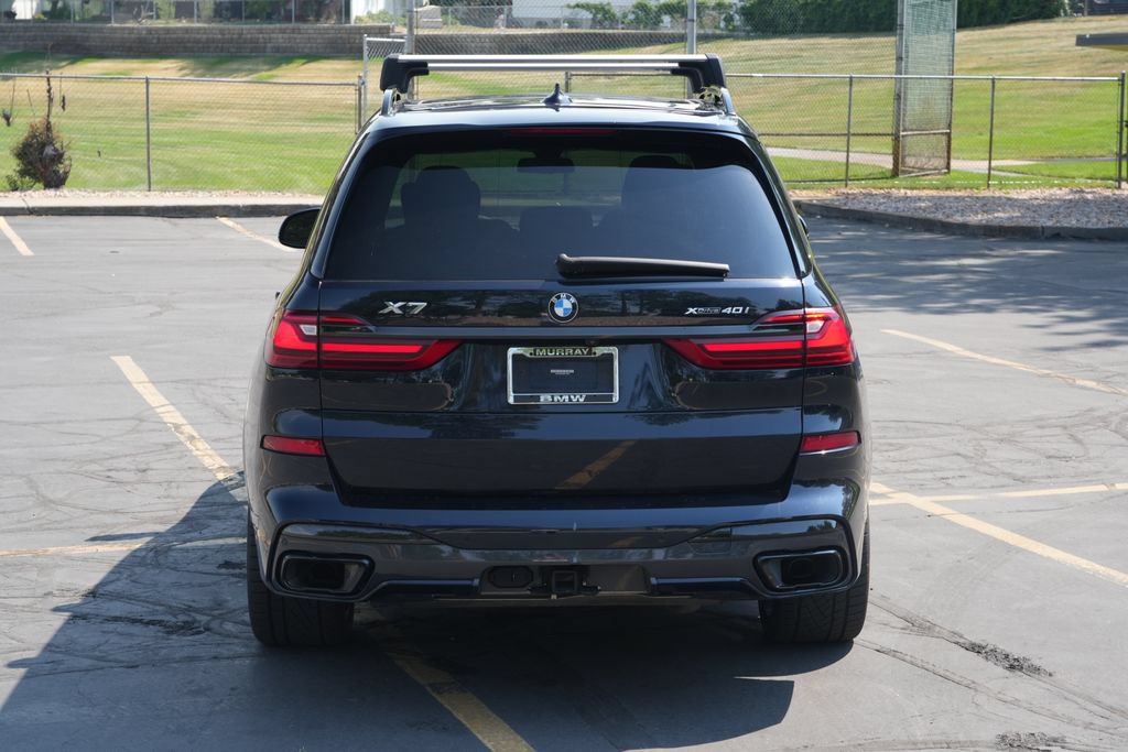Used 2021 BMW X7 xDrive40i w/ M Sport Package AWD/4WD image 4