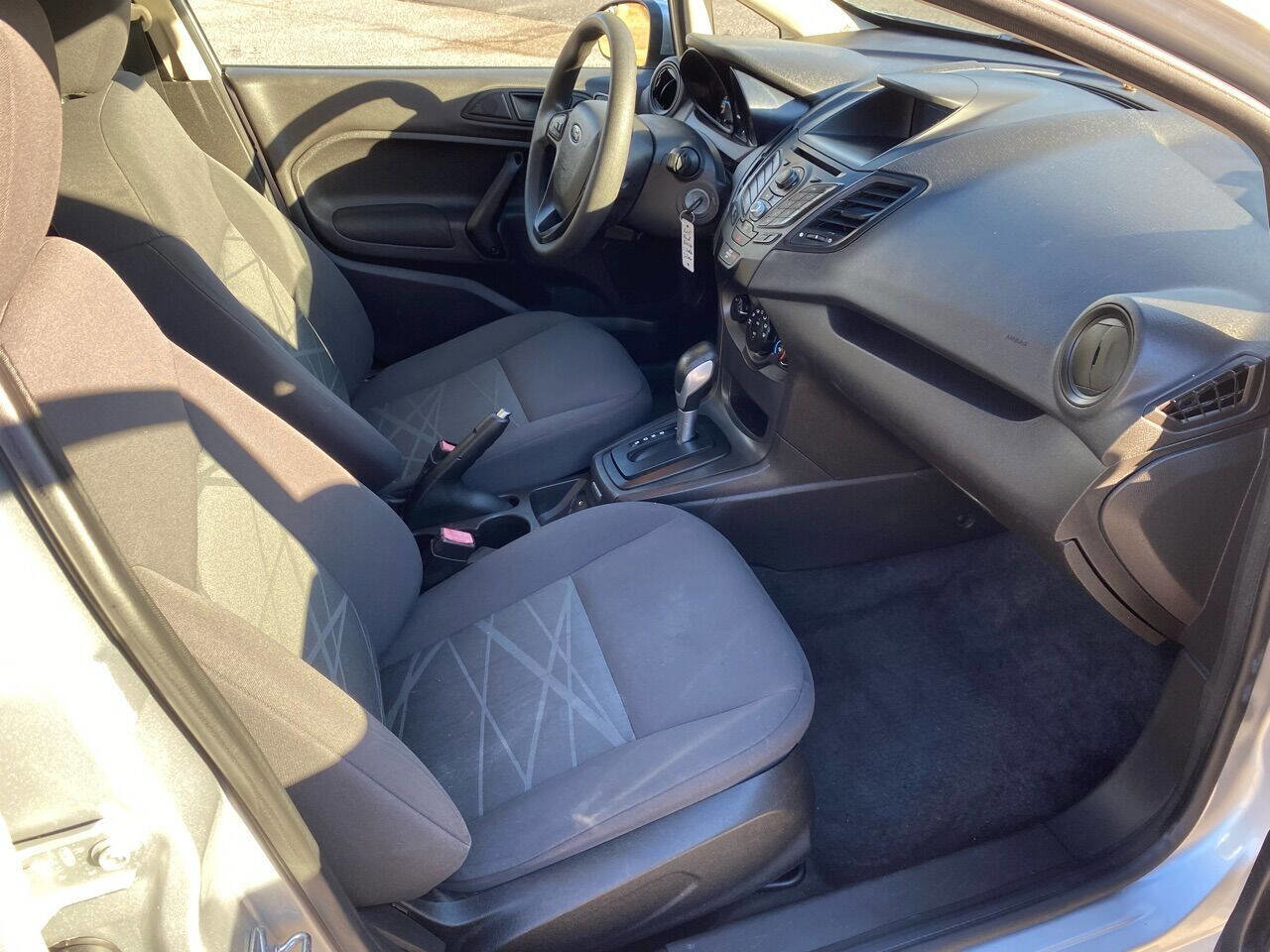 Used 2015 Ford Fiesta S image 11