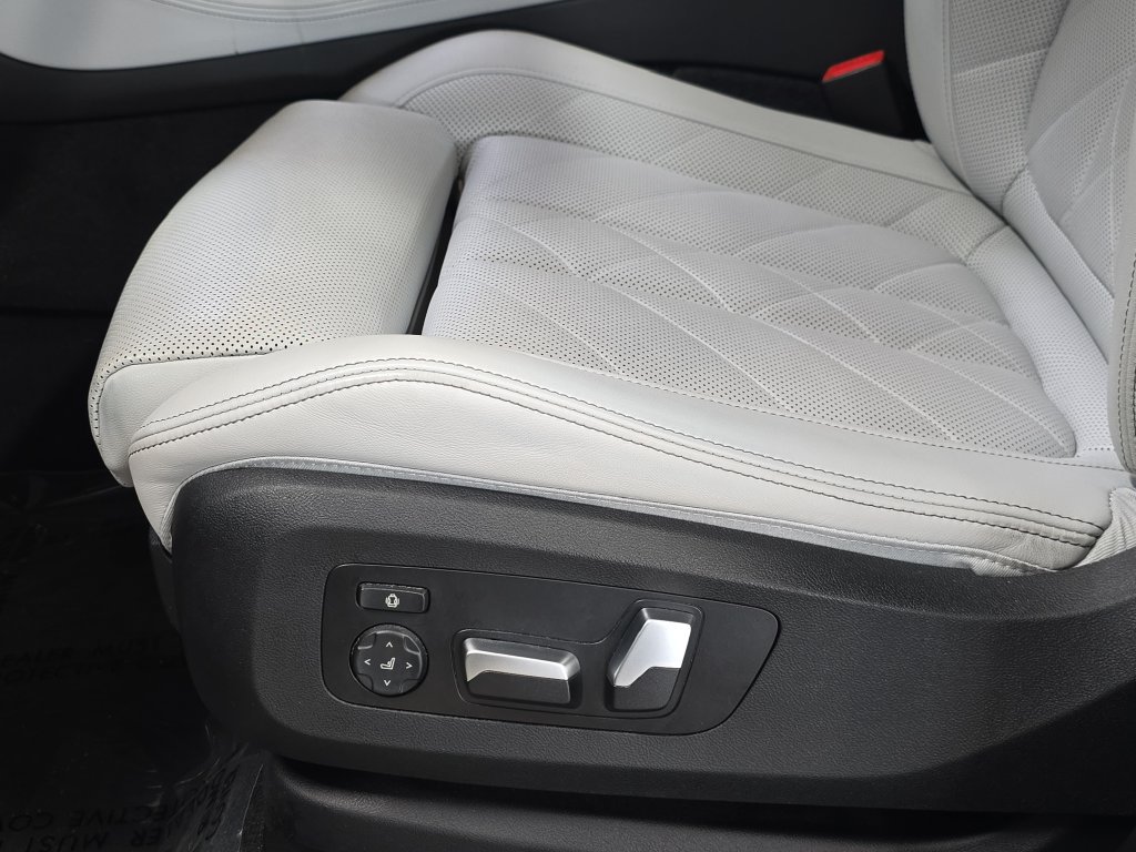 Certified 2024 BMW X5 sDrive40i w/ M Sport Package RWD image 28