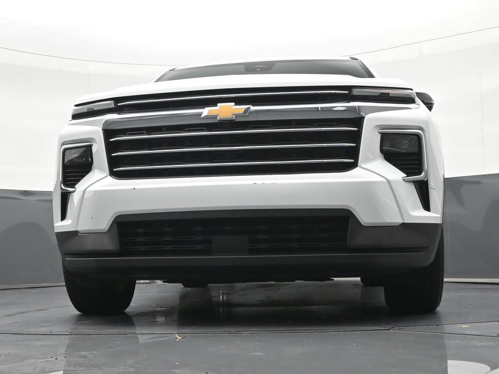 Used 2025 Chevrolet Traverse LT FWD image 32