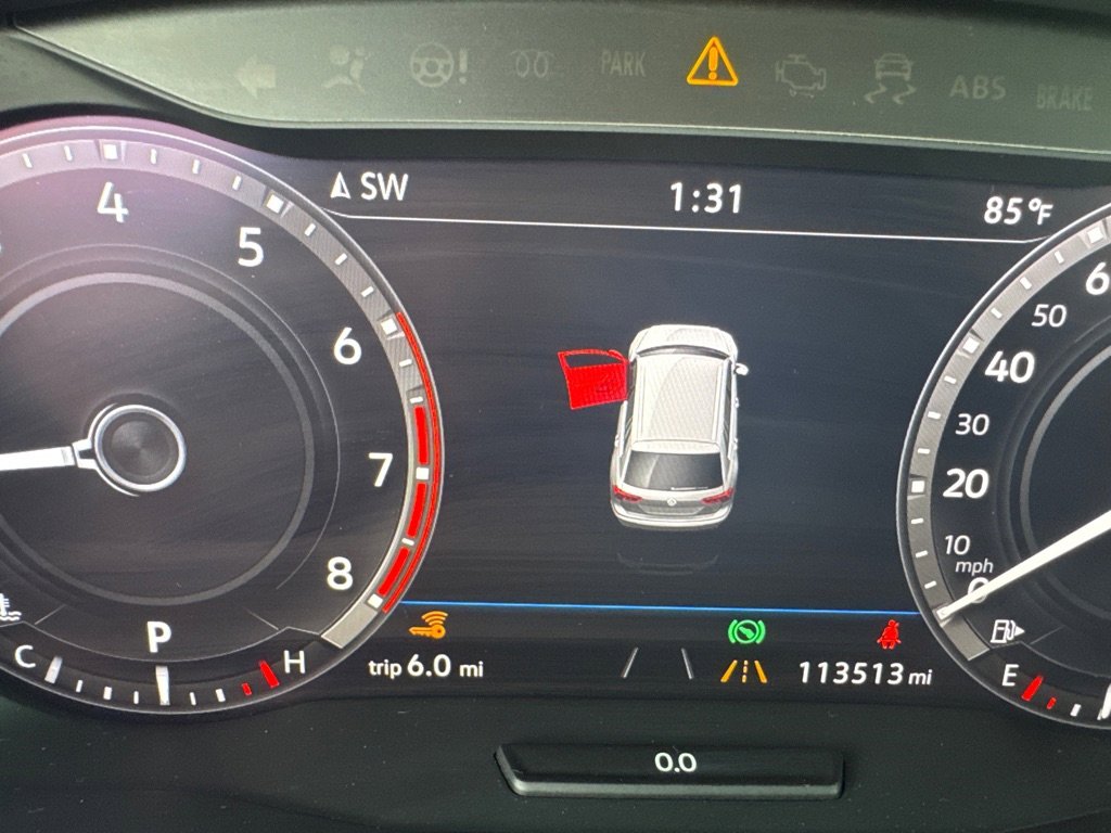 Used 2019 Volkswagen Tiguan SEL Premium image 21