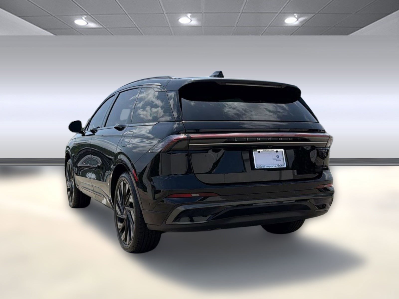 Used 2024 Lincoln Nautilus Reserve w/ Equipment Group 202A AWD/4WD image 3