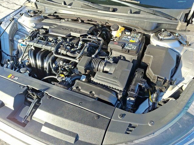 Used 2025 Kia K4 LXS image 32