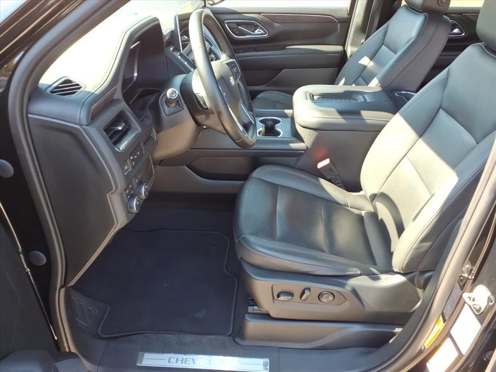 Used 2023 Chevrolet Suburban LT image 12