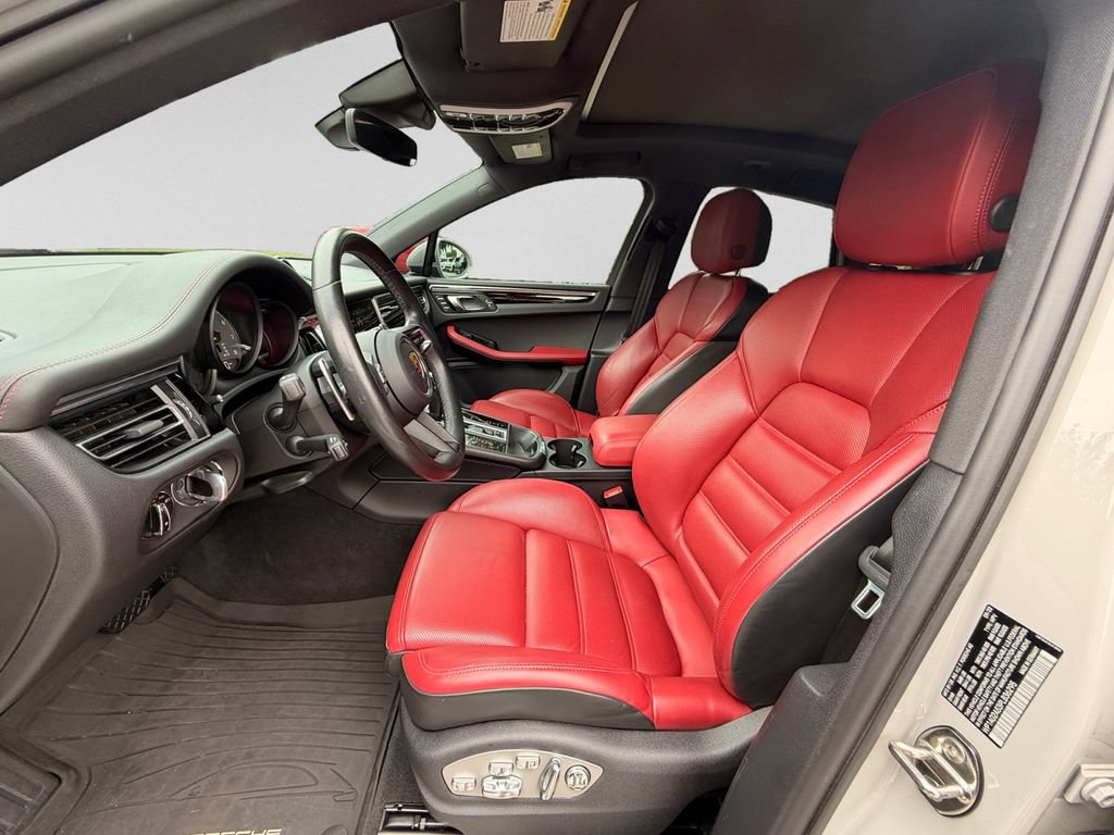 Used 2023 Porsche Macan S AWD/4WD image 23