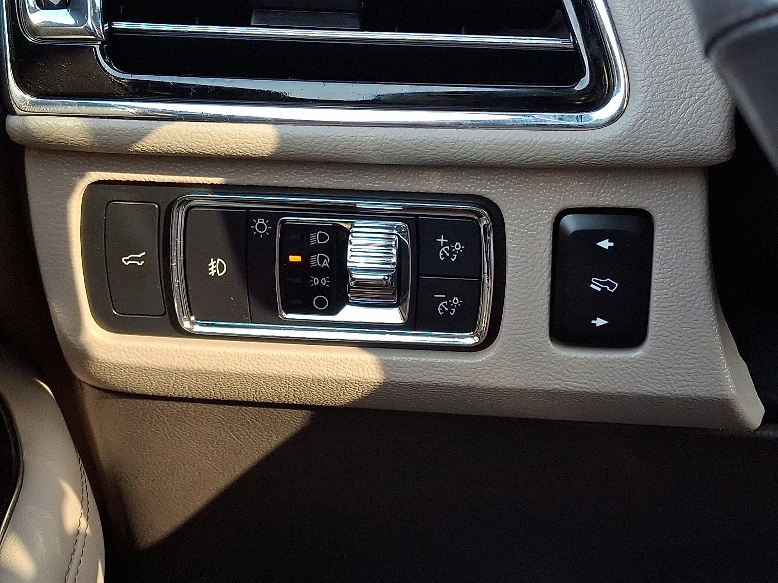 Used 2022 Lincoln Navigator Reserve w/ Monochromatic Package AWD/4WD image 28