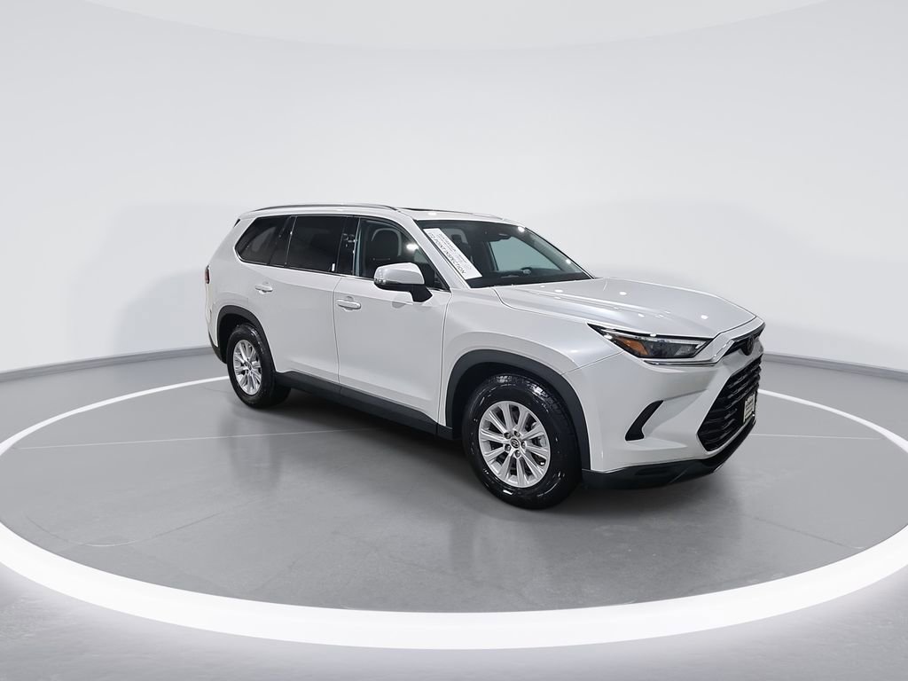 Used 2024 Toyota Grand Highlander XLE image 2