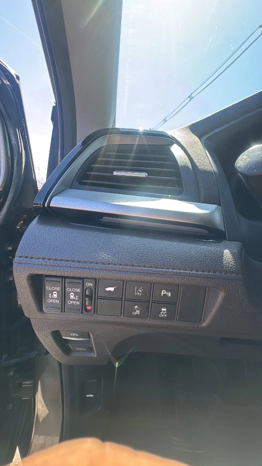 Used 2018 Honda Odyssey Elite image 12