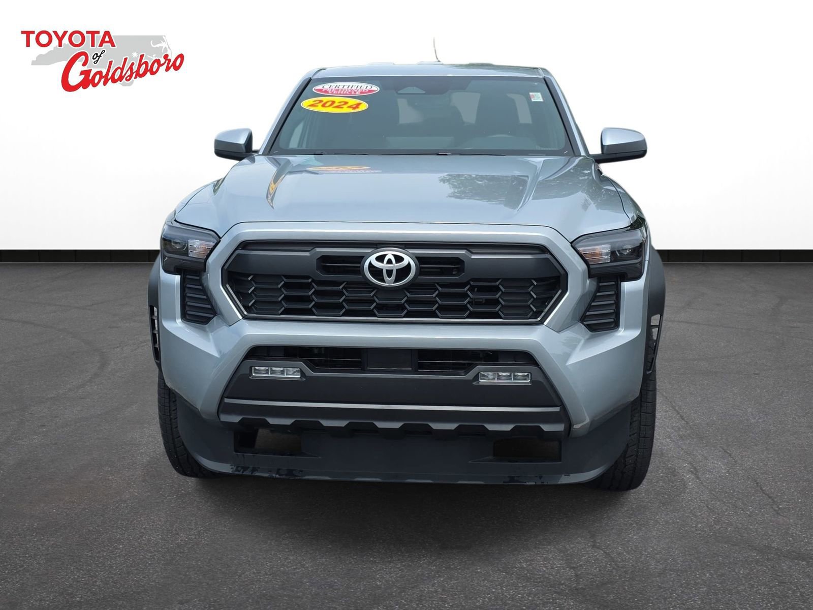 Used 2024 Toyota Tacoma TRD Off-Road AWD/4WD image 2