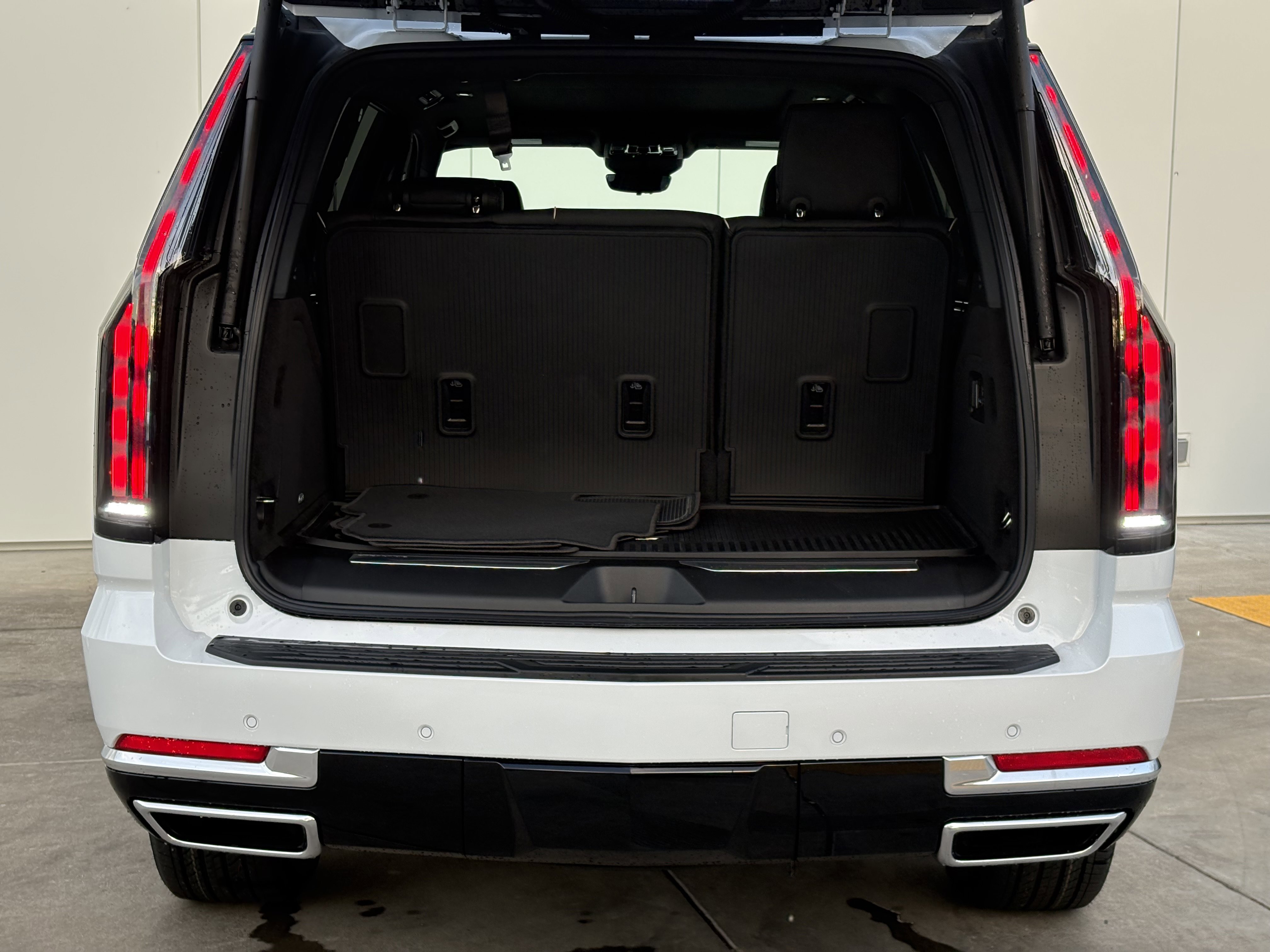 New 2026 Cadillac Escalade Luxury image 10